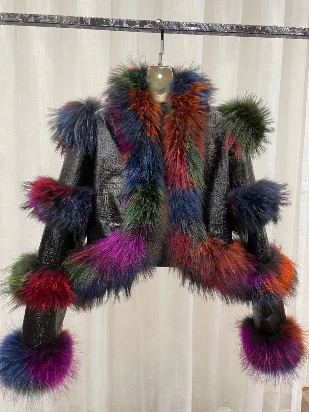 Color: Raccoon Dog Color, size: 3XL104CM - Elegant Bright Patent Leather Pattern Sheepskin Fashion Short Fox Fur Coat