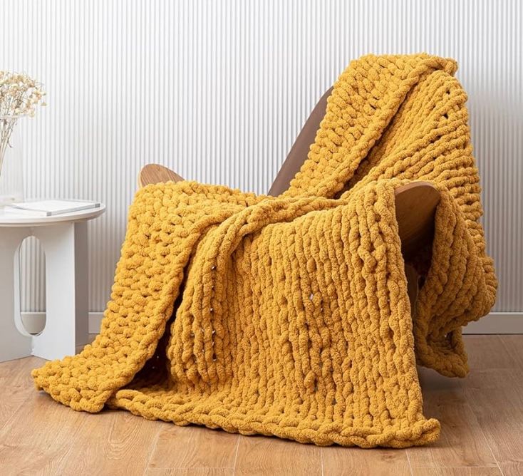 🧶 Chunky Knit Throw Blanket – Turmeric Yellow (50” x 70”)