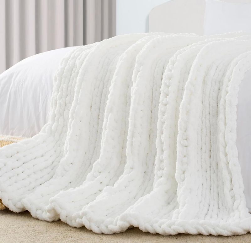 Chunky Knit Throw Blanket – Snow White (50” x 60”)