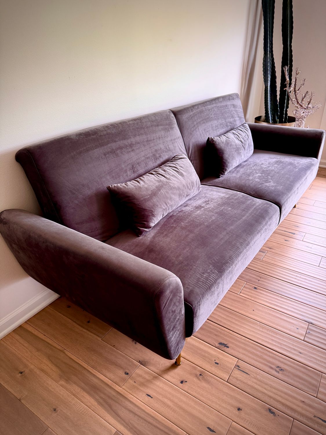 🛋️ Convertible Dark Gray Velvet Sofa