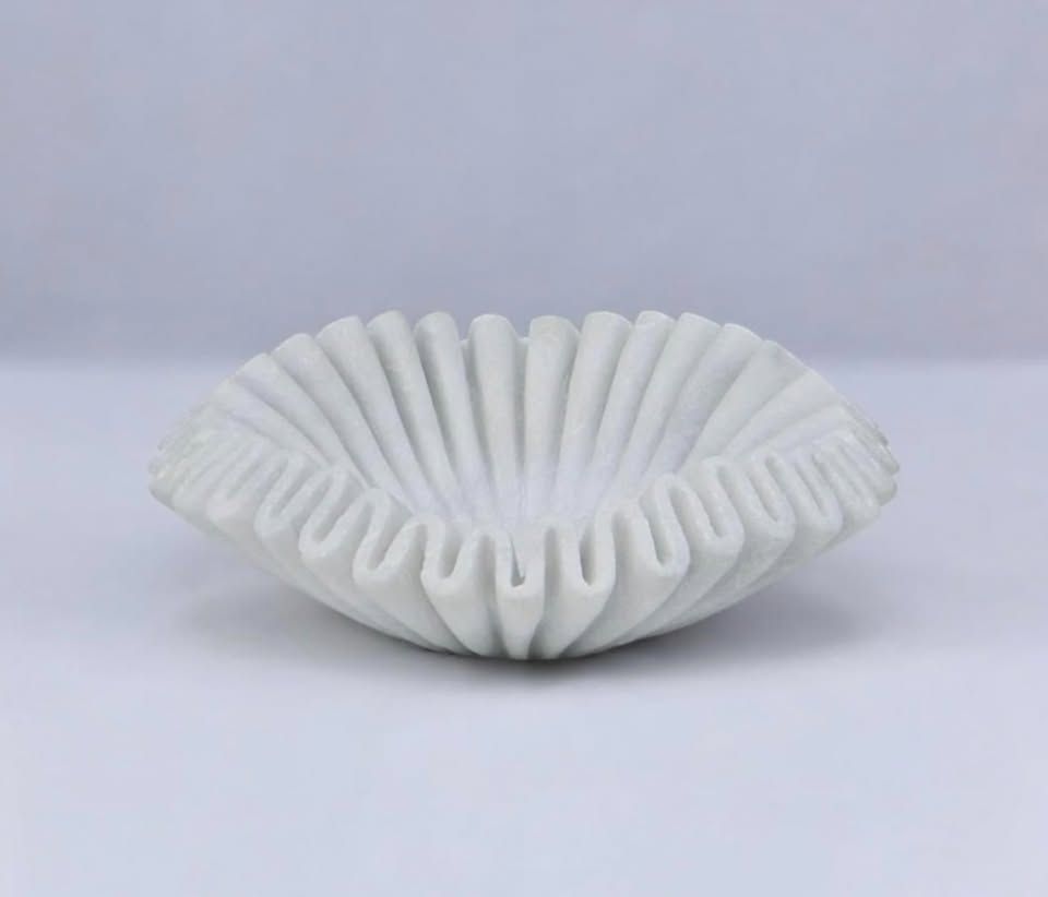 🏺 Handcrafted Marble Ruffle Bowl – 7” Scallop Fruit &amp; Jewelry Dish
