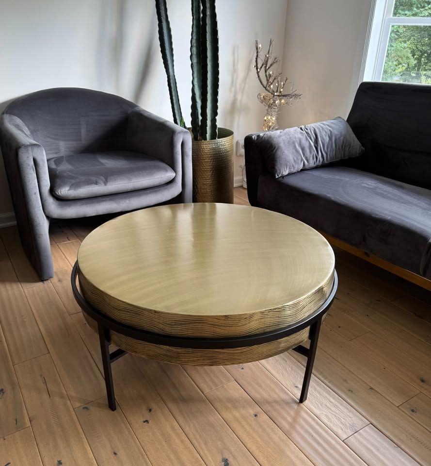 LOGAM Shiny Gold &amp; Black Iron Round Coffee Table – Artisan Handcrafted Brushed Brass