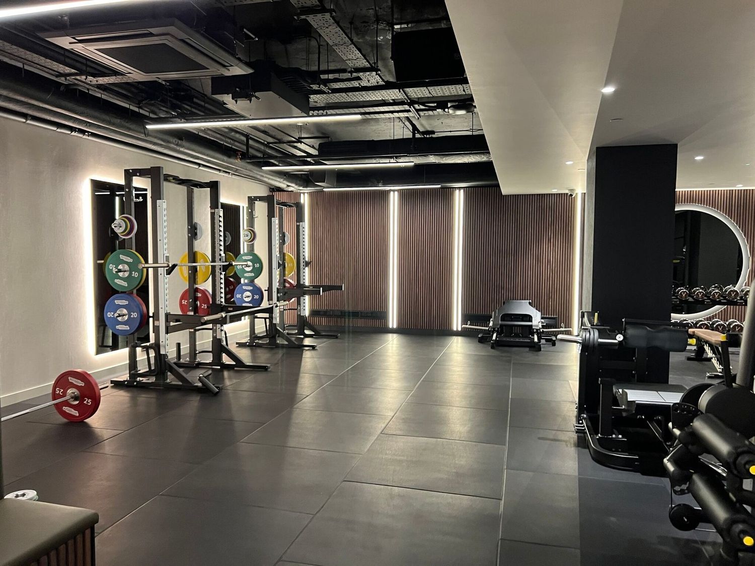 Pavibasic Solid Pro – Heavy-Duty Rubber Gym Flooring Tiles | 100x100 cm - Straight Cut