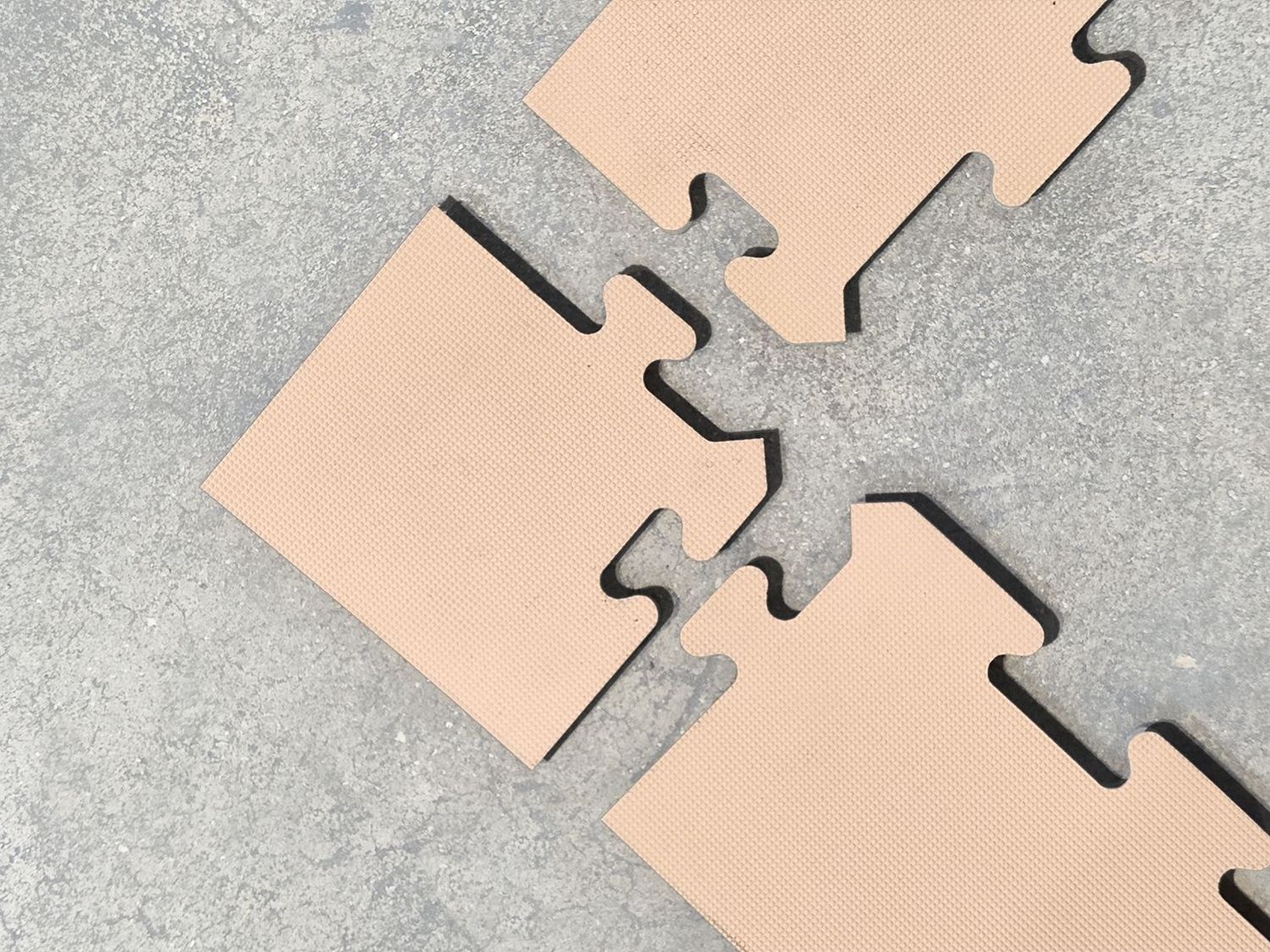Pavigym Performance Corner – Interlocking Finishing Piece for Rubber Gym Flooring (10 × 10 cm) Pavigym Performance Corner – Interlocking Finishing Piece for Rubber Gym Flooring (10 × 10 cm)
