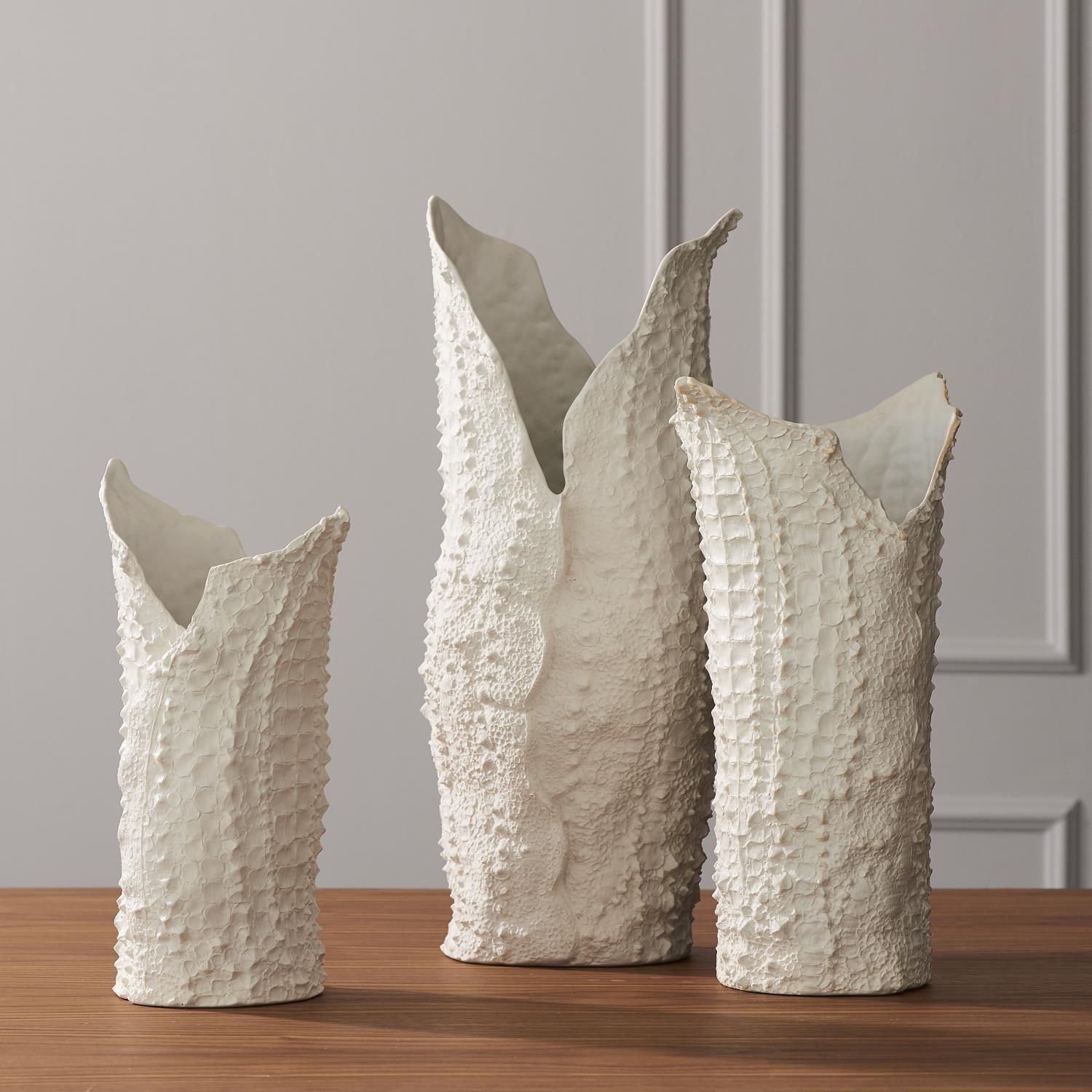 Vase-Crocodile White-M