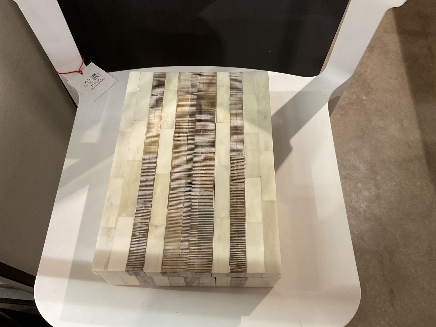 Box-Horn/Bone-Rectangular