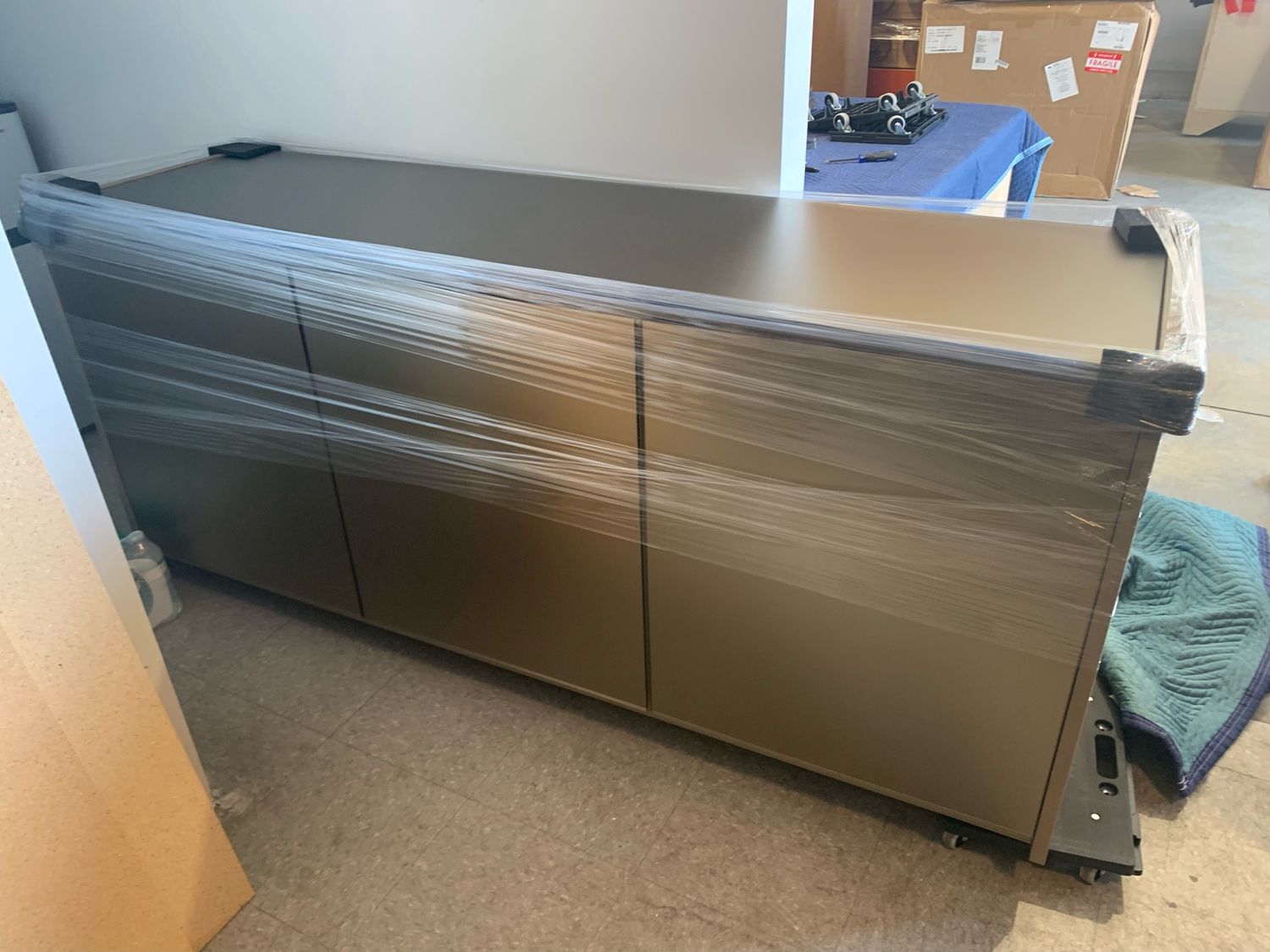 Console-Latte Birch/Etched Mirror