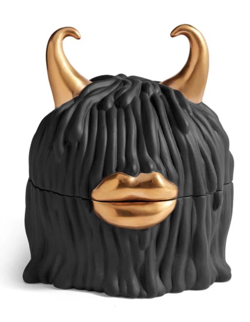 Plates-Black-Gold-4 in a box