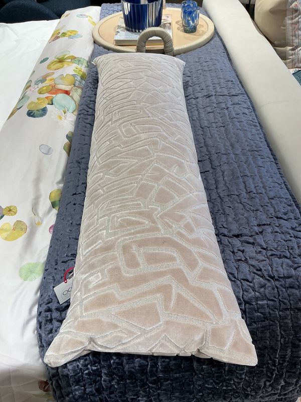 Pillow-Fragment-14x42