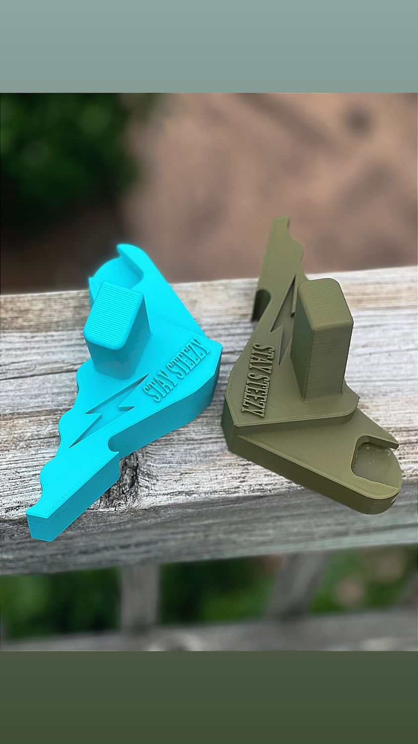 Steezy G17/19(or Comparable) Stand w/ Mag Slot