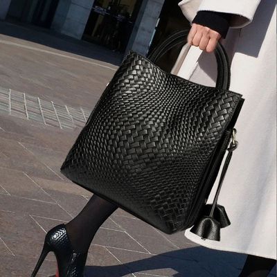 Bolso de cuero genuino NUEVA LLEGA NUEVA CAPACIDAD A LA CAPACIDAD LA ELEGANTE MANO MANO MANO CARGO MANO PATRA DE MUJER