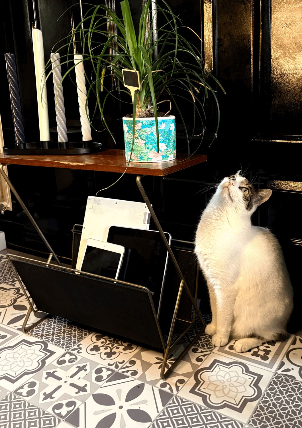 Klein tafeltje, groots verhaal – originele vintage bijzettafel