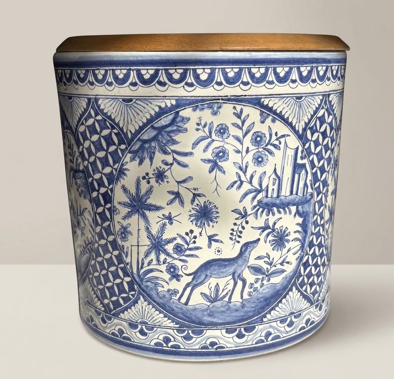 Handbeschilderde Portugese keramieken pot met blauw wit decor en houten deksel