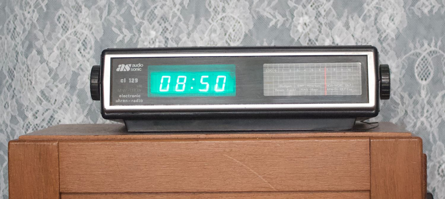 Audio Sonic CL129 vintage klokradio met groen LED-display