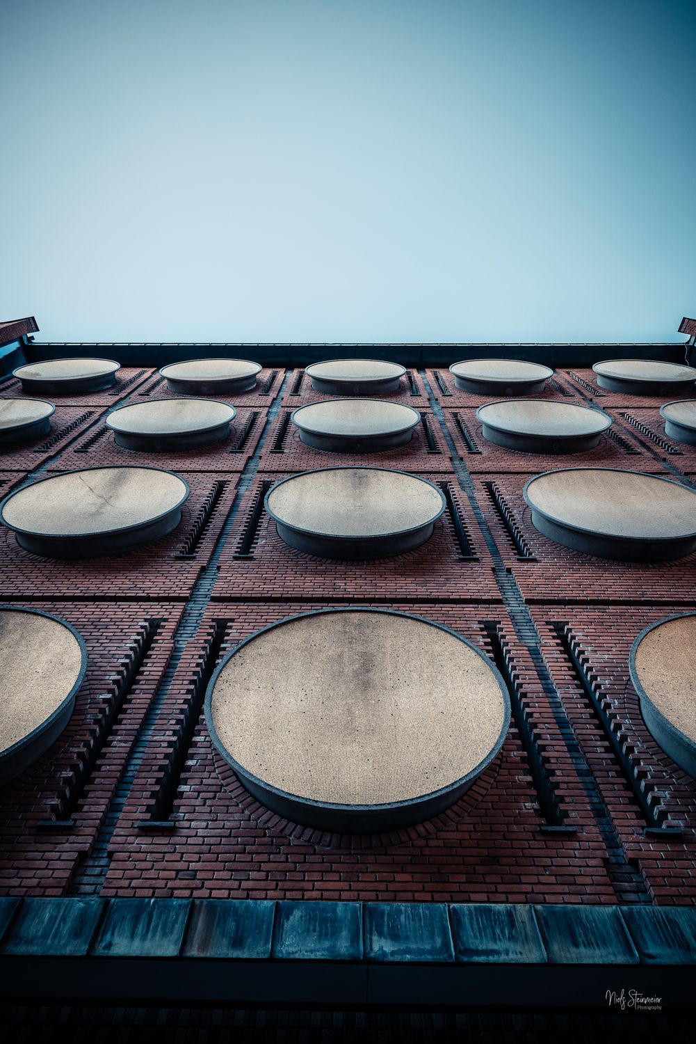 Geometry of Skyward Silence
