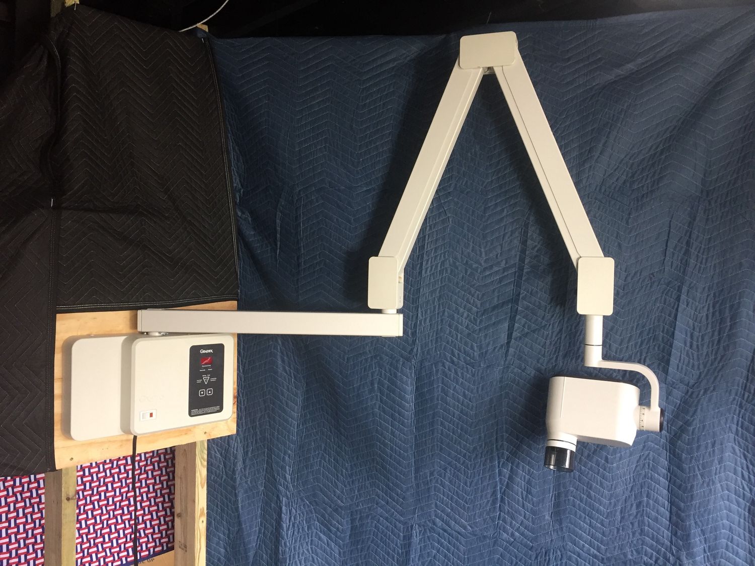 Gendex 770  wall mount intra-oral xray, Size: 40 inch arm