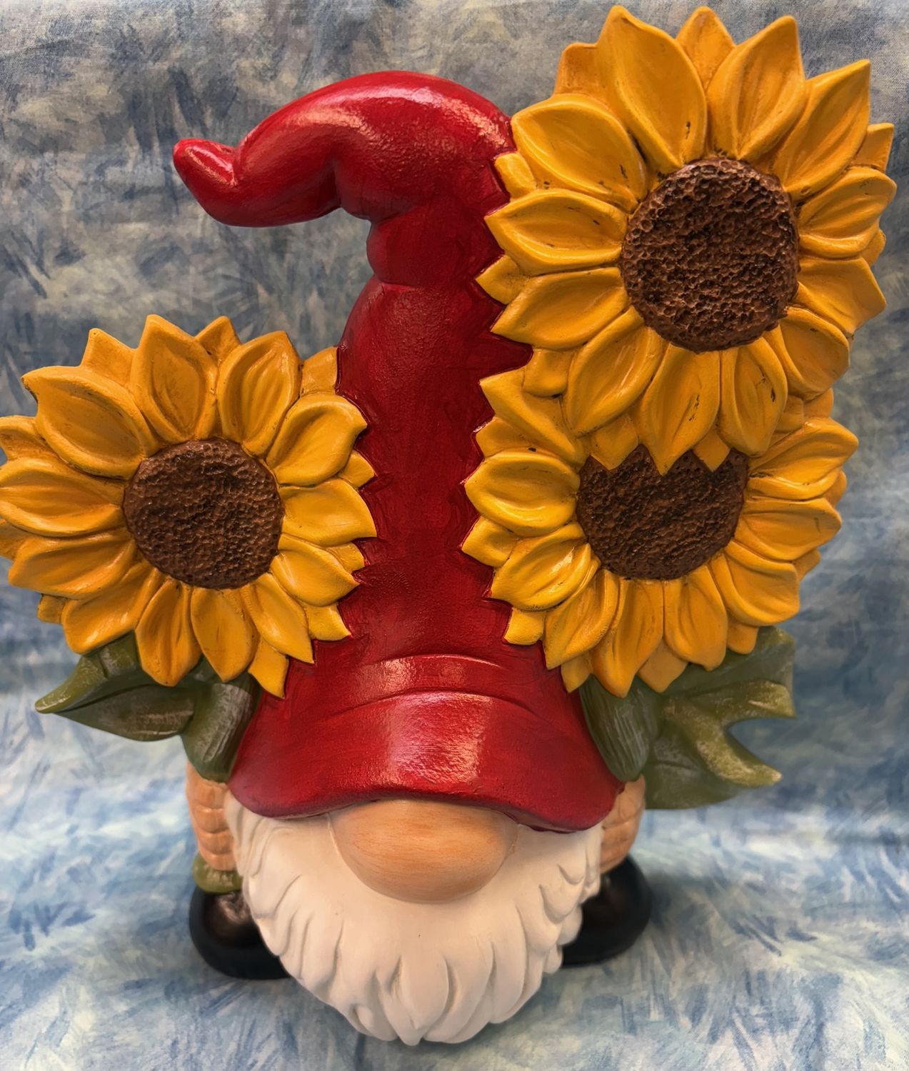 GNOME WITH SUNFLOWERS CERAMIC