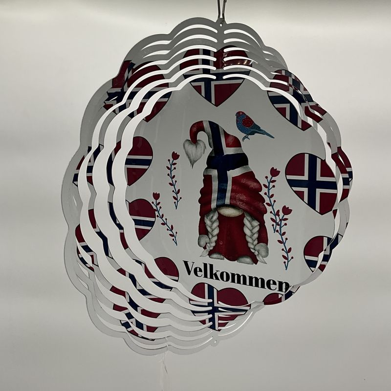 Nordic Girl gnome w/hearts spinner