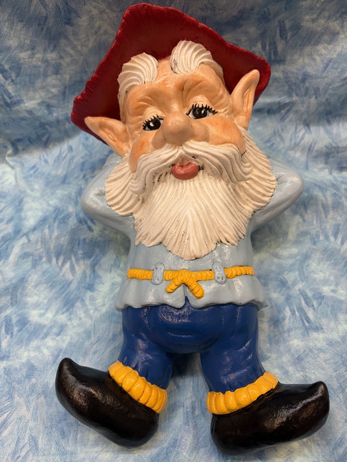 GNOME SLEEPING ON BACK CERAMIC