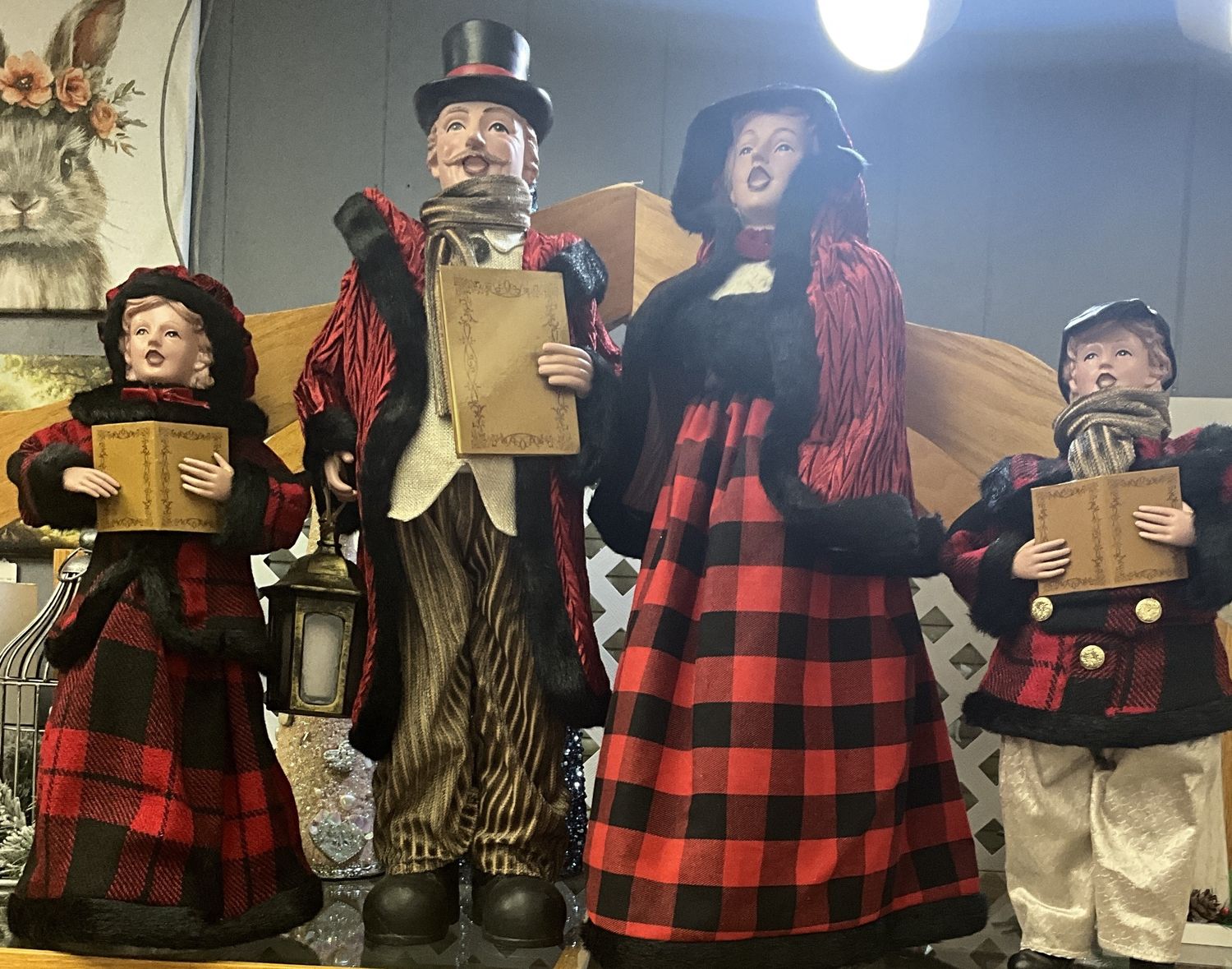 Caroler Family, Victoria style,