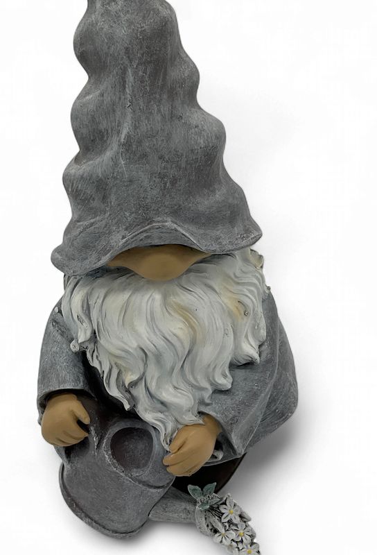 Gnome with Watercan flowers
