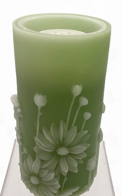 Fountain Green with Daisies