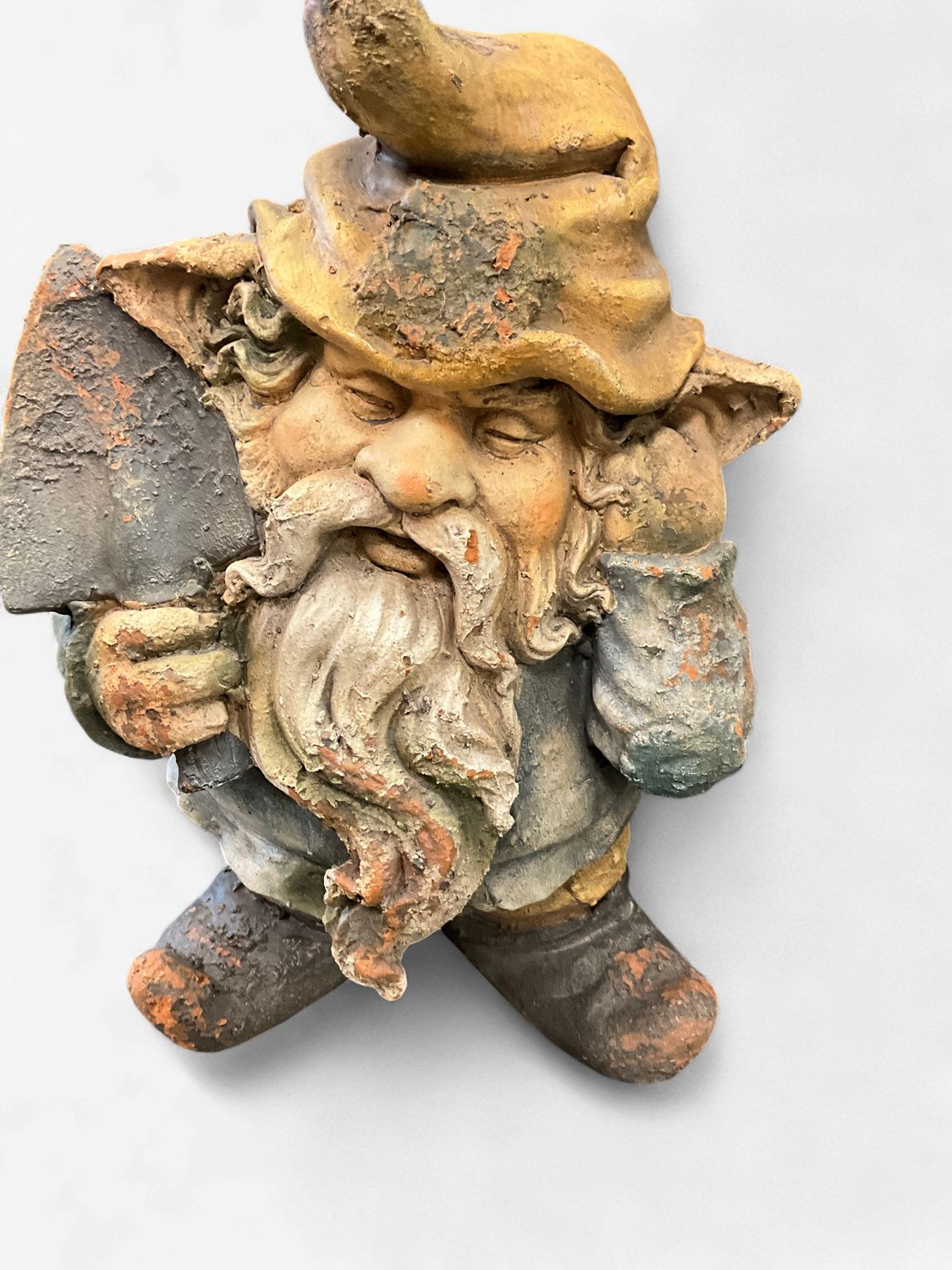 Gnome vintage with shovel