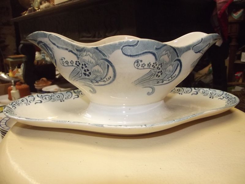 Saucière en faïence Longwy