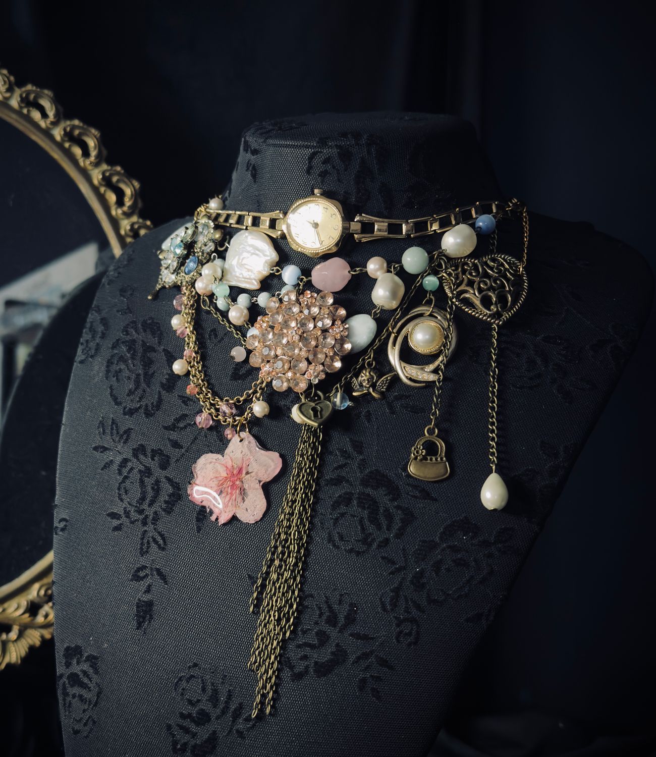 Naszyjnik z zegarkiem vintage i naturalną perłą