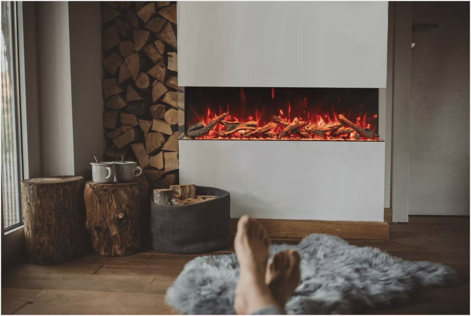 Amaanti Tru-View Series Electric Fireplace