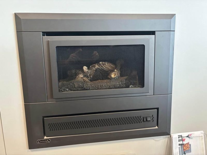 Coonara Mystique Gas Log Fire- Floor Model