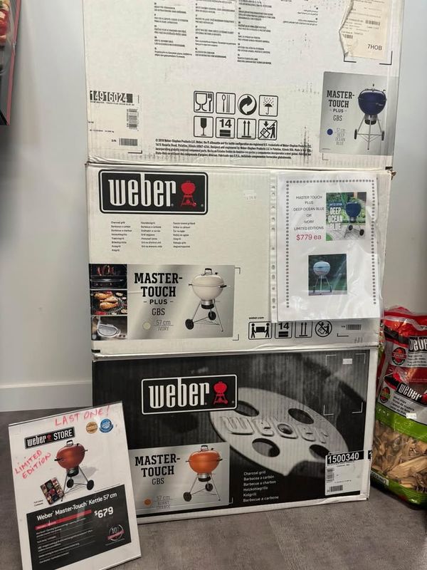 Weber Kettle Ivory/ Deep Ocean Blue- Limited Edition (Boxed)