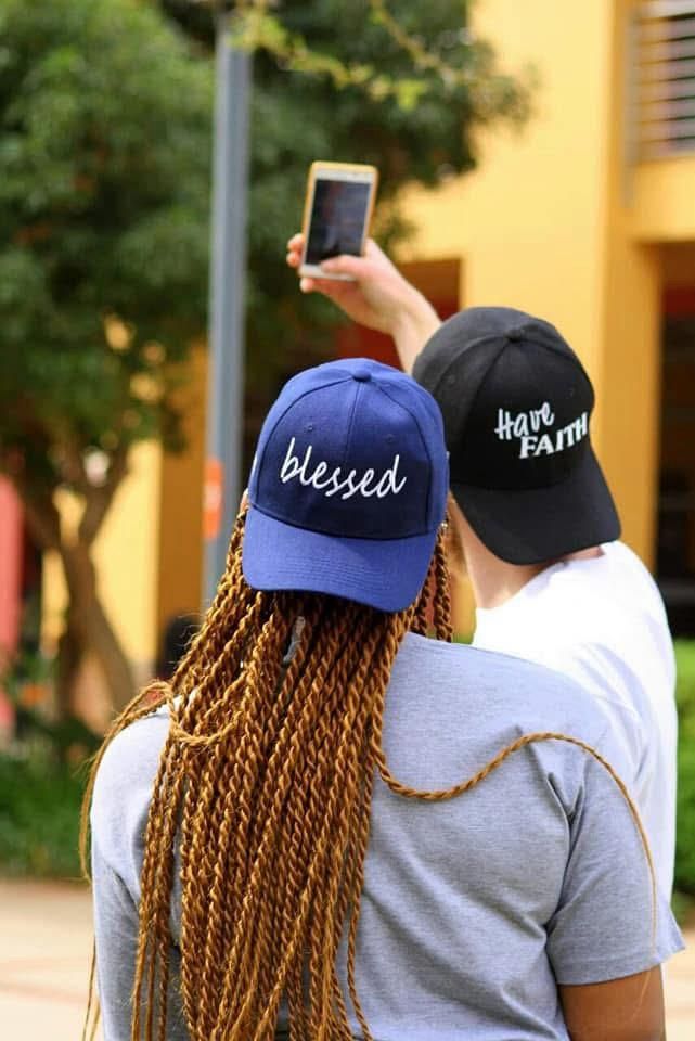 EMBROIDERED UNISEX CAPS