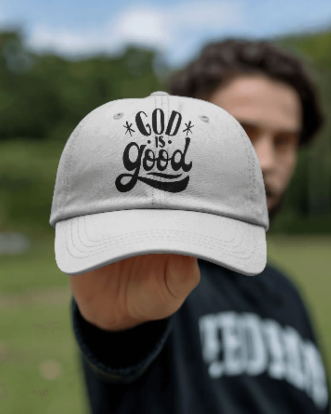 EMBROIDERED UNISEX CAPS