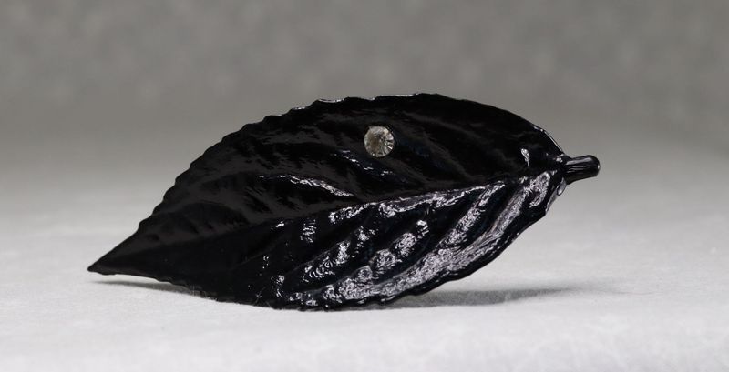 Buch & Deichmann black resin leaf brooch