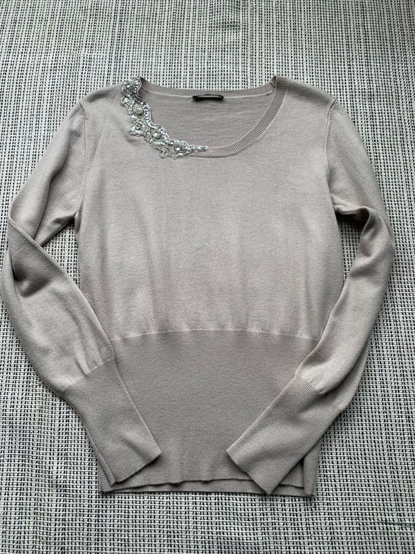 Caractère grey  jewelled neck fine knit jumper Size M UK 12