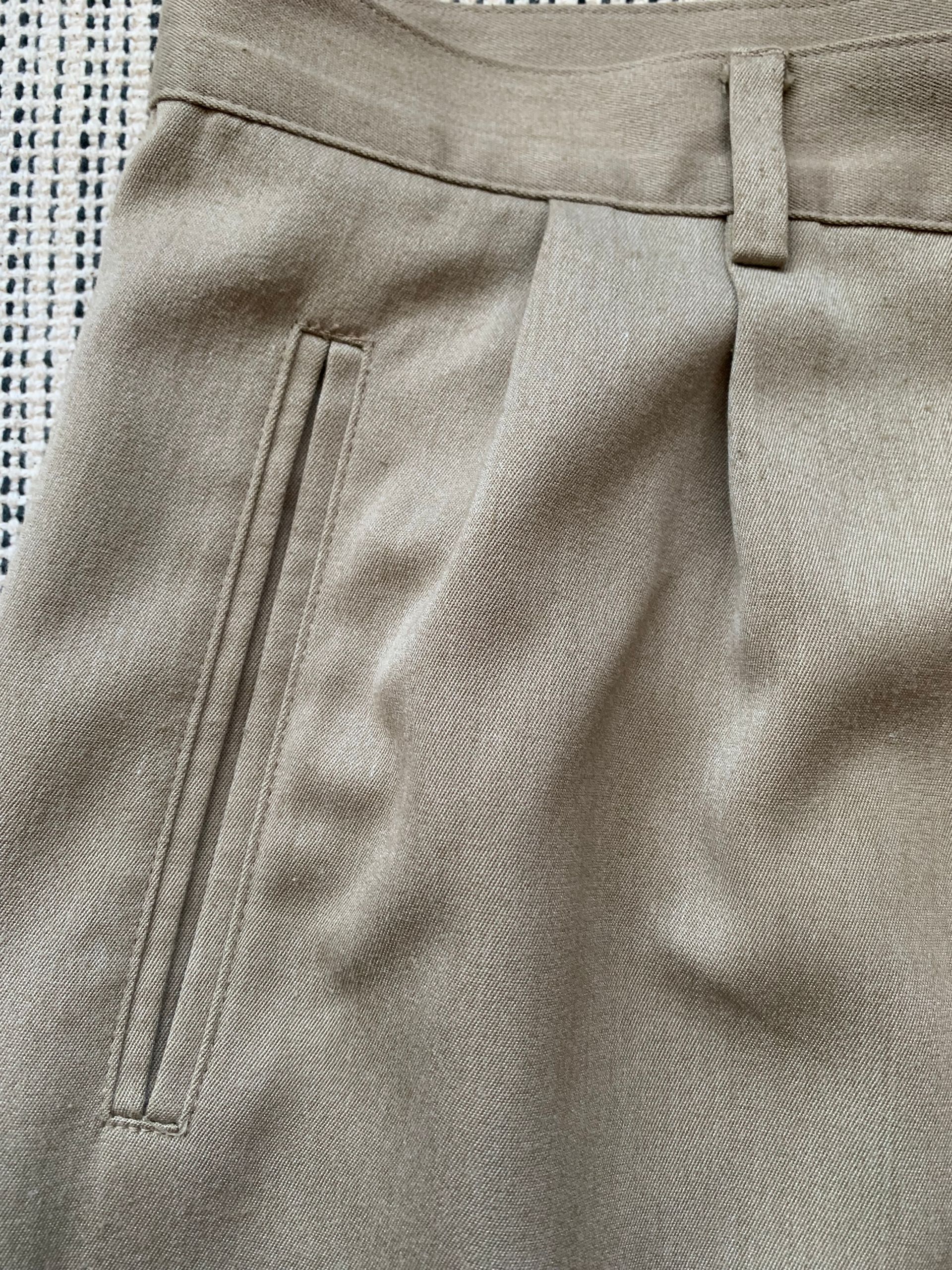 Benetton beige tapered pleat top trousers Size 46 UK 12