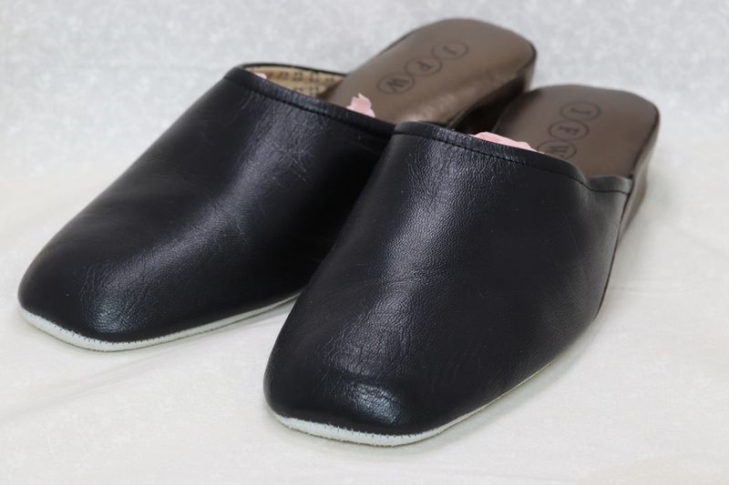 Jonelle soft leather wedge slippers Size 38