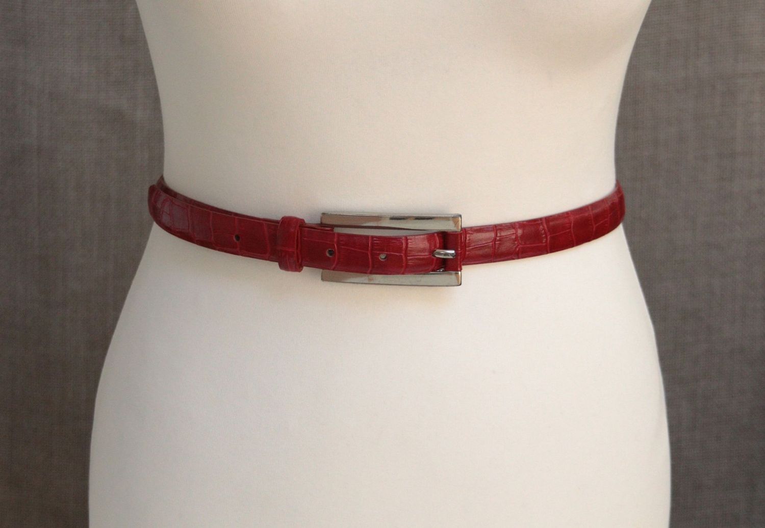 Caractère red leather belt Size UK L