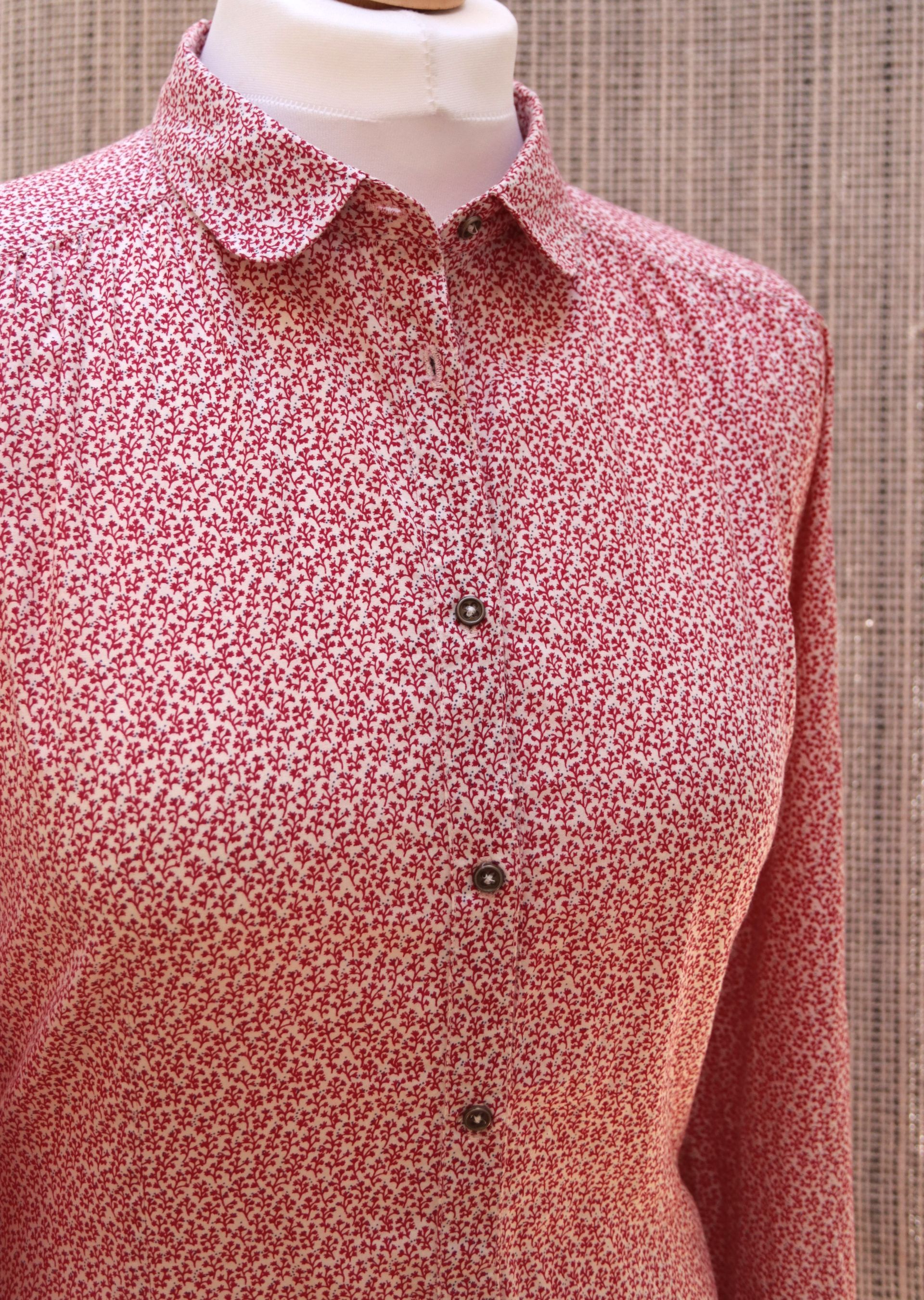 Jackpot by Carli Gry organic cotton blouse in cream with raspberry floral design Size UK 8