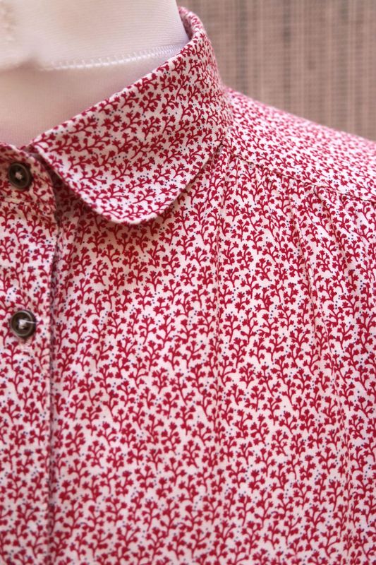Jackpot by Carli Gry organic cotton blouse in cream with raspberry floral design Size UK 8