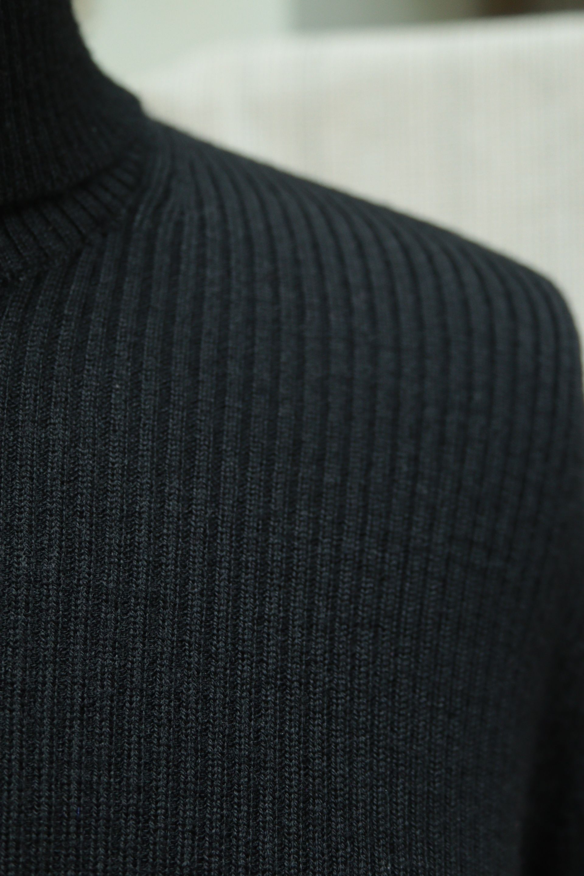 ​Laura Ashley black ribbed merino roll-neck jumper Size XL UK 16