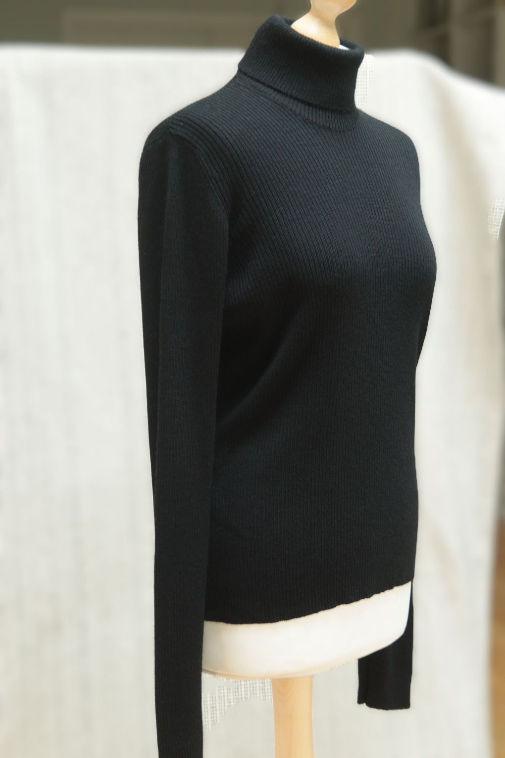 ​Laura Ashley black ribbed merino roll-neck jumper Size XL UK 16