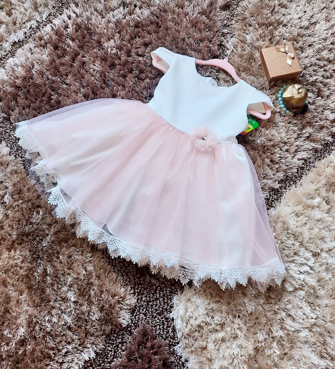 Sukienka do chrztu z krótkim rękawem