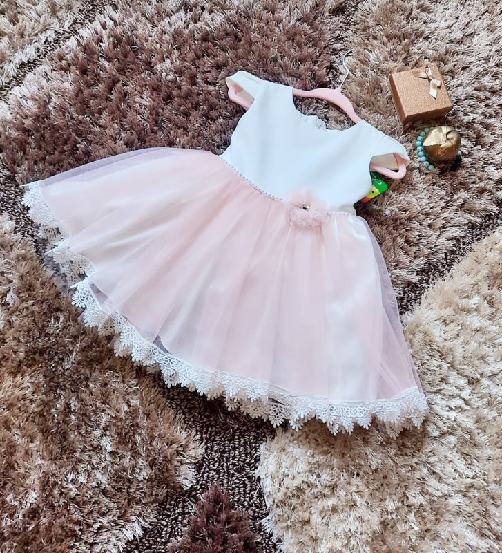 Sukienka do chrztu z krótkim rękawem