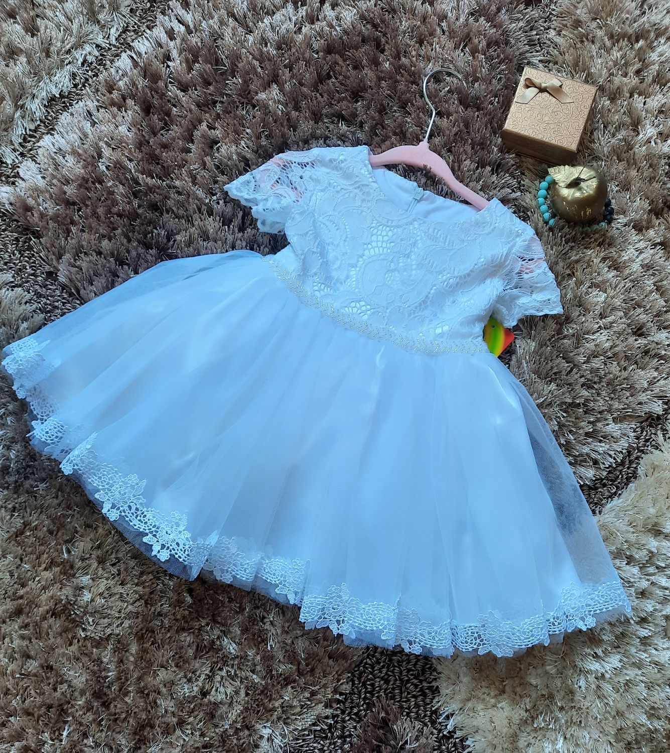 Sukienka do chrztu z krótkim rękawem