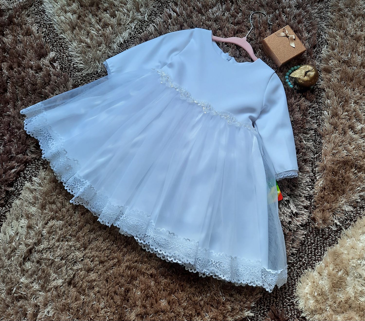 Sukienka do chrztu biała z długim rękawem