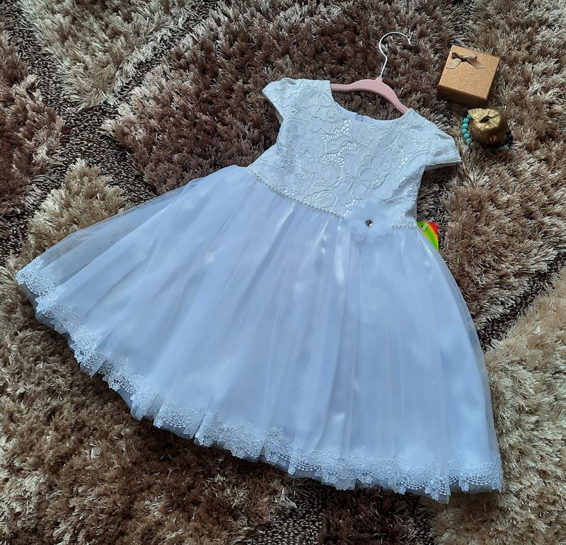 Sukienka do chrztu z krótkim rękawem