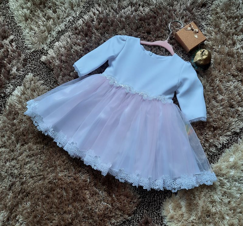 Sukienka do chrztu z długim rękawem