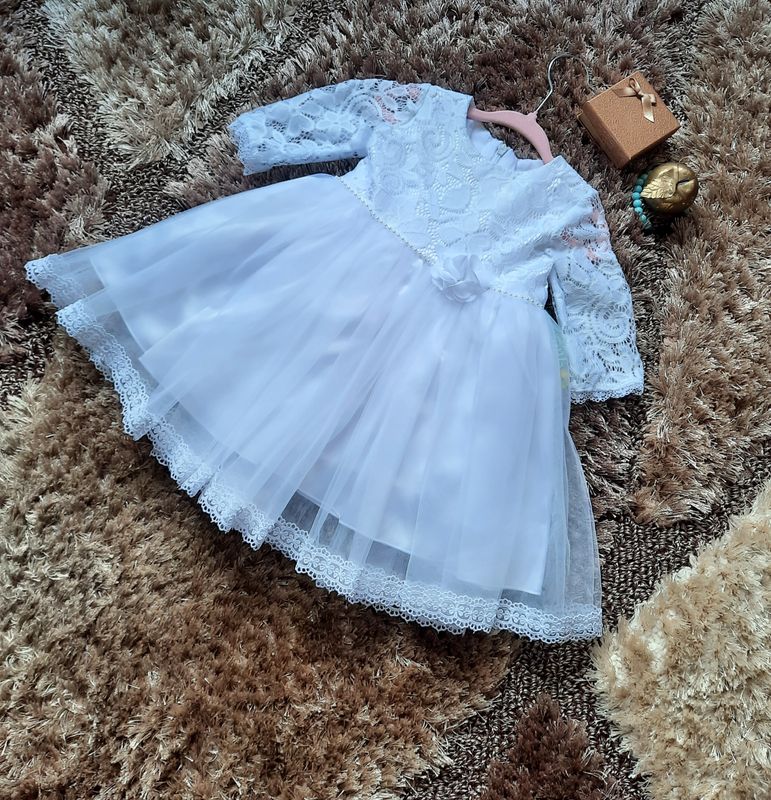 Sukienka do chrztu z długim rękawem